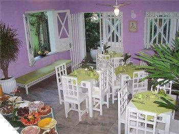 Papaya Inn Salvador